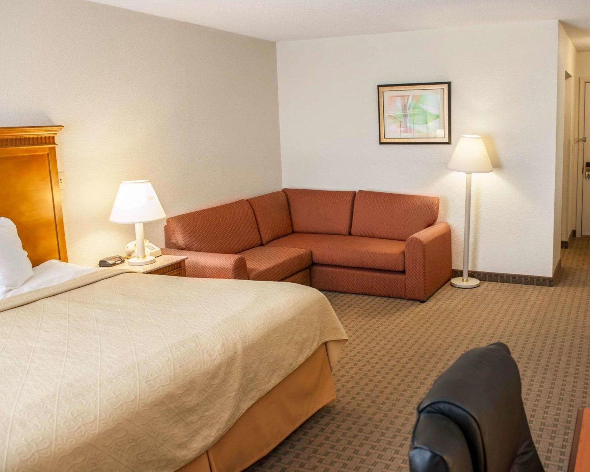 Quality Inn And Suites Indianapolis Exterior foto