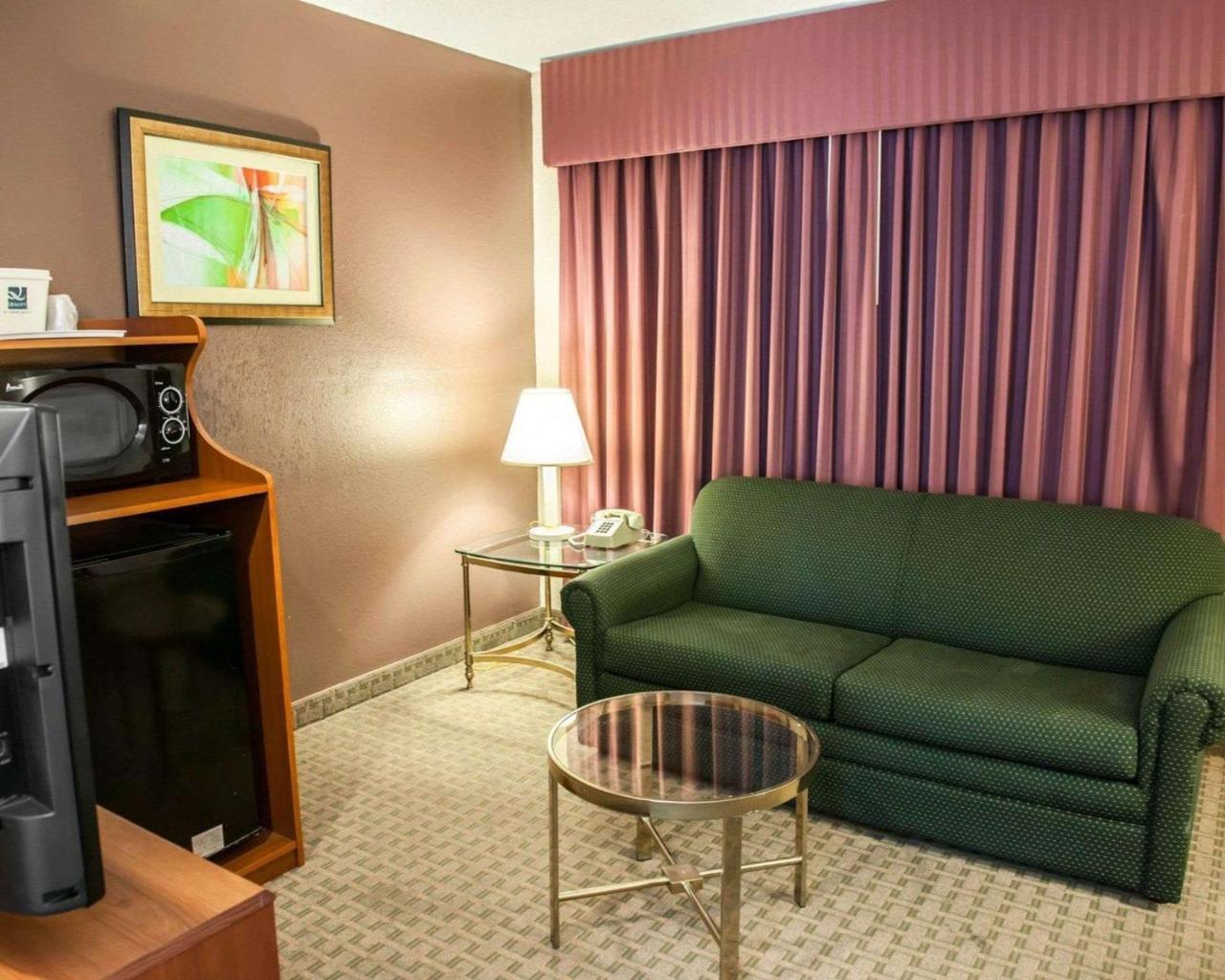 Quality Inn And Suites Indianapolis Exterior foto